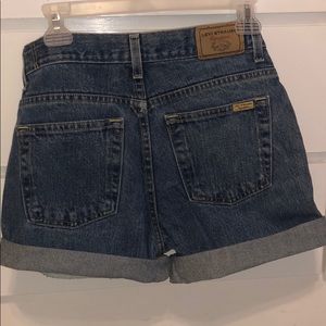 LEVI DENIM SHORTS!
